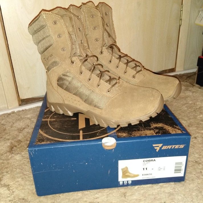 New In Box Men's SIZE 11 Bates Brand Combat Boots!