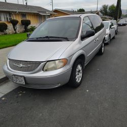 2001 Chrysler Town & Country
