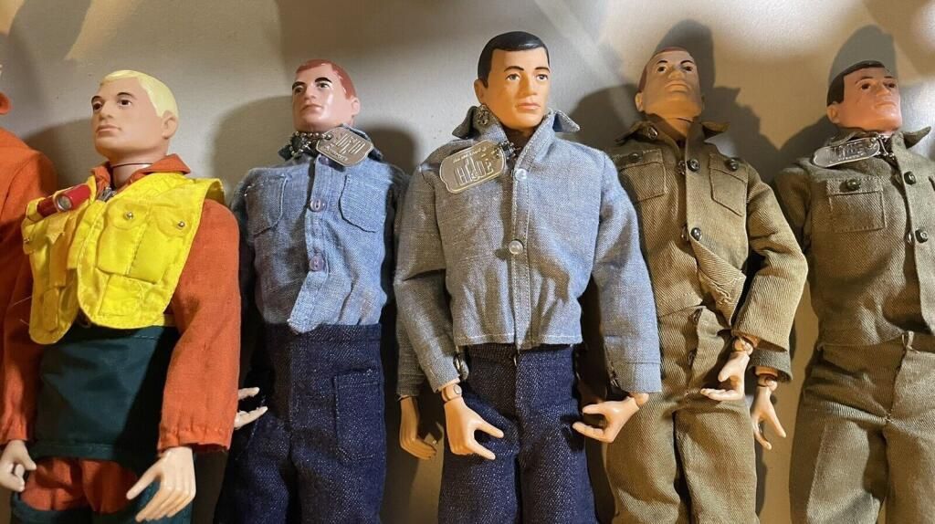 Collector seeking vintage old GI Joe toys dolls and action figures