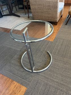 Vintage-Bauhaus style chrome & glass adjustible side table