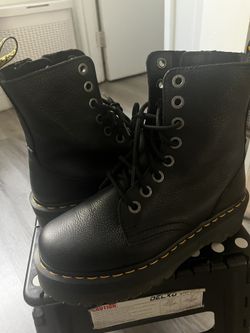 Dr. Marten Platform Jadon Boots