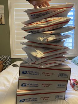 Poshmark Closet! @Montreasures 