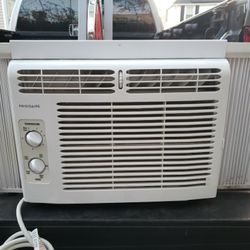 Frigidaire 5,000 BTU air conditioner