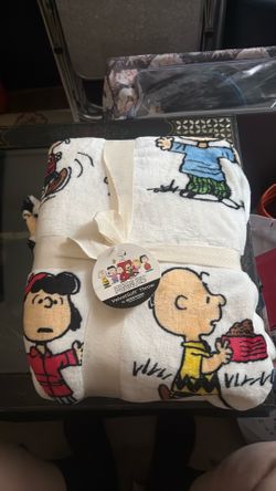 Peanuts throw blanket