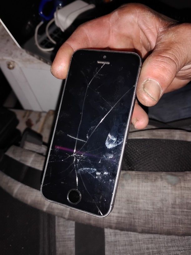 iPhone 1533