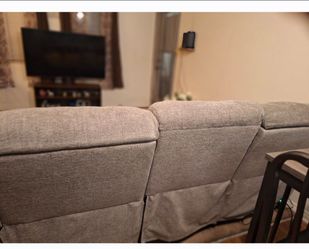 Free reclining sofa
