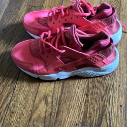 Nike Hurraches /Ladies /7.5