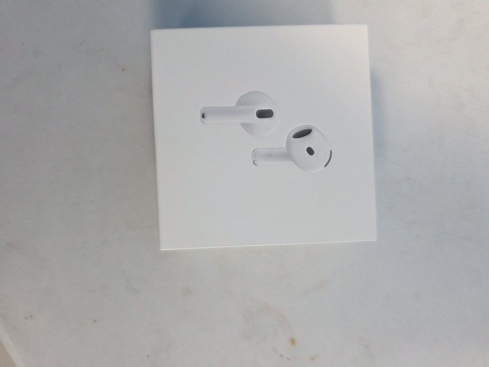 Apple Earbuds/earphones And Apple Watch