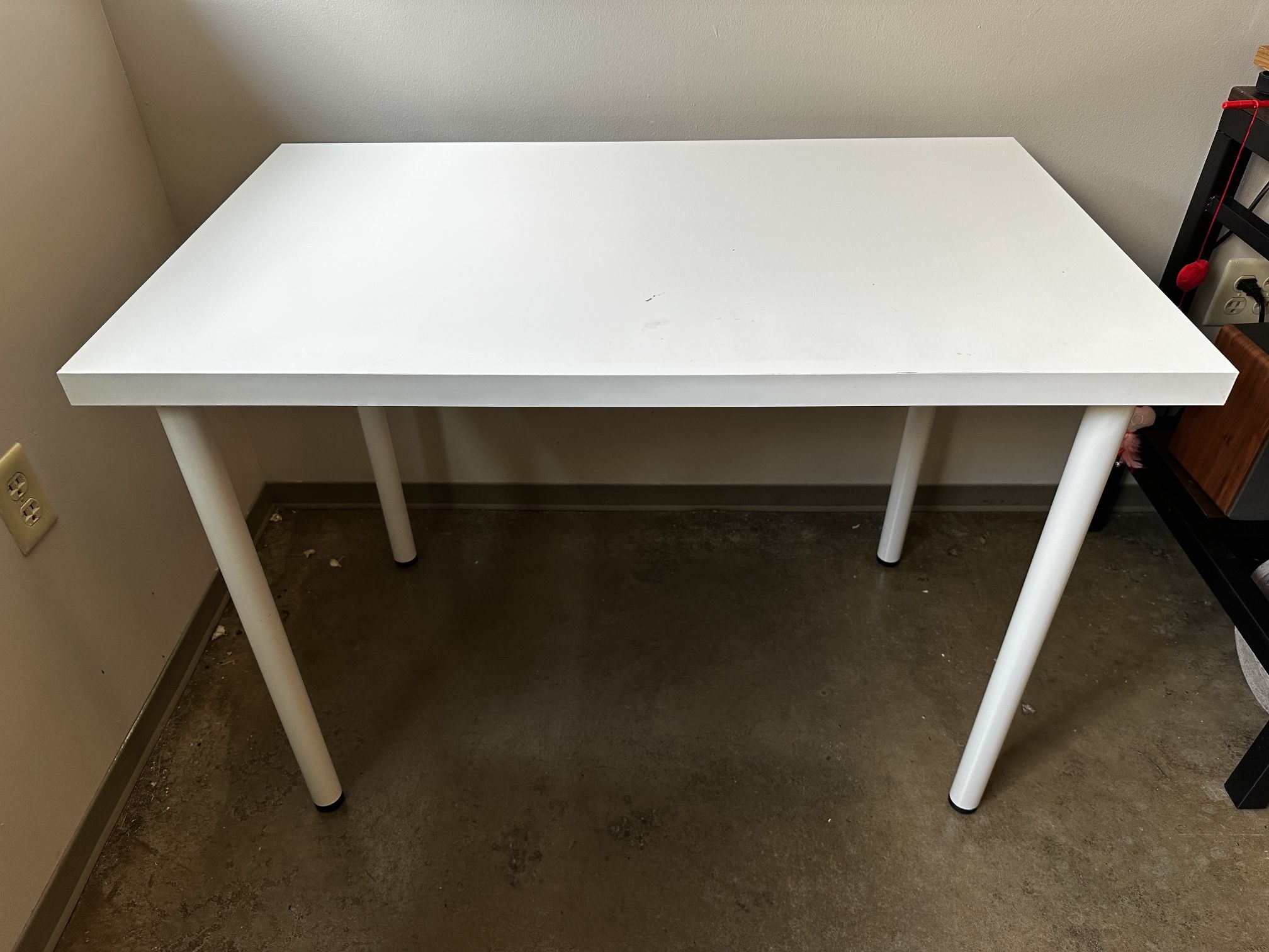 Ikea LINNMON / ADILS Desk Table- White