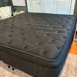 Get Comfortable: Ultimate Comfort Mattresses - 50-80% Savings