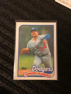 1989 tops Fernando Valenzuela baseball card