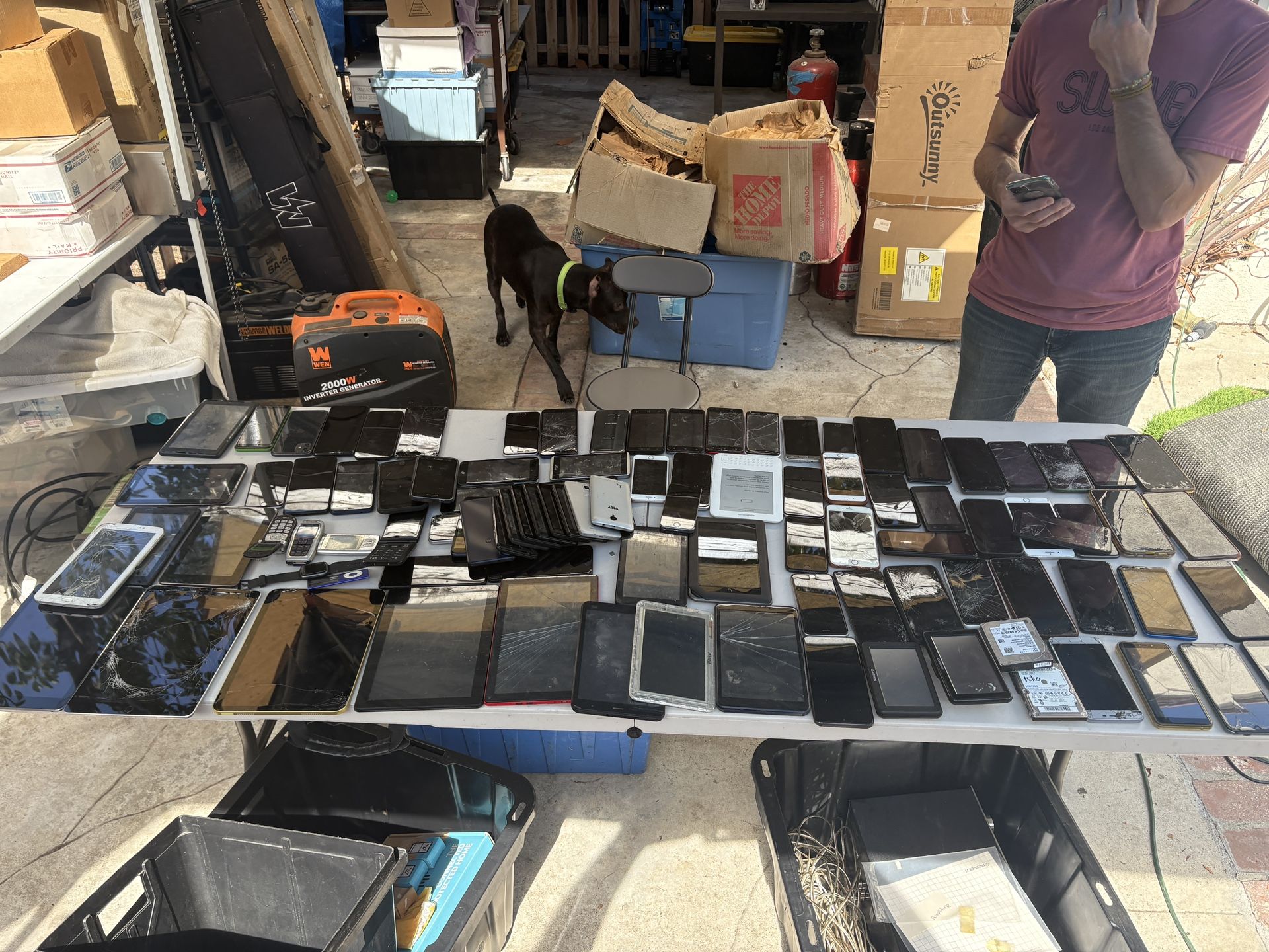100 Smart Phones, Tablets, iPod, Flip Phones, Garmin, Cellular Phones