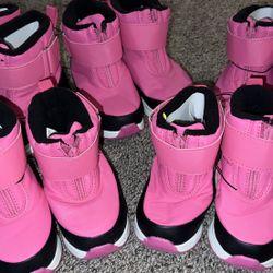 Toddler/young Girls NEW SNOW BOOTS  regularly $34.98   READ BELOW FOR SIZES