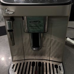 Delonghi Magnifica EVO