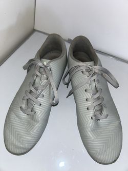 Adidas Nemezez 18.4 Male Size 5 1/2