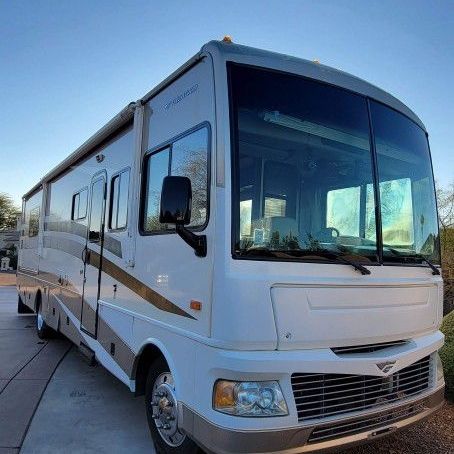 2006 Fleetwood Bounder