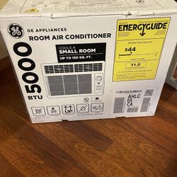 Small room air conditioner 