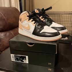 Jordan 1 Mid