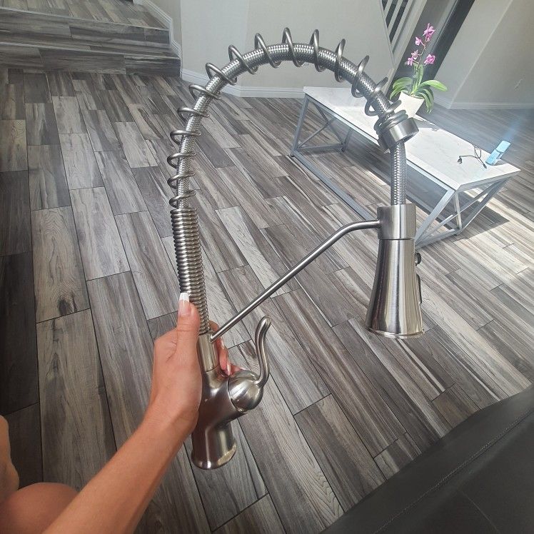 Brand New Kitchen Sink Faucet Oil Brushed Grifo De Cocina