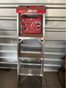 4 Foot Ladder 200 lbs