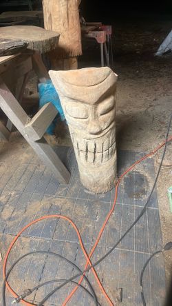 Tiki stool