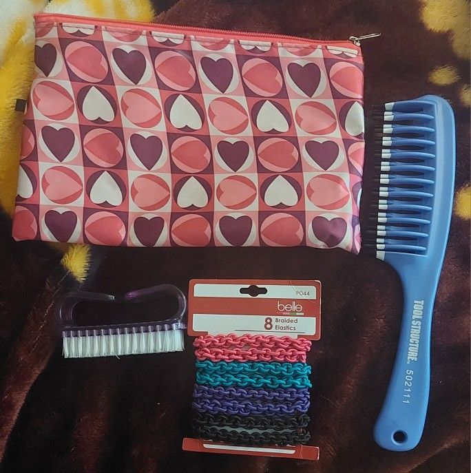 Small hair and nail kit