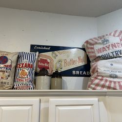 Vintage Country Kitchen arrangement