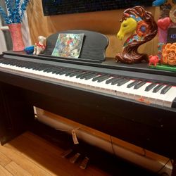 Full Size Electric Keyboard (Just Like New)(Perfect Christmas Gift)