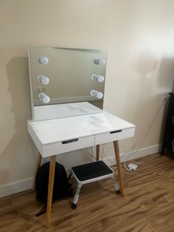 Vanity Makeup Mirror Desk Solid Wood+MDF Wooden Vanity Table Makeup Dressing Desk with LED Light