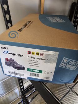 Men Saftey Shoes Size 11