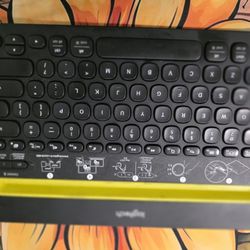 Teclado multidispositivo Bluetooth K480