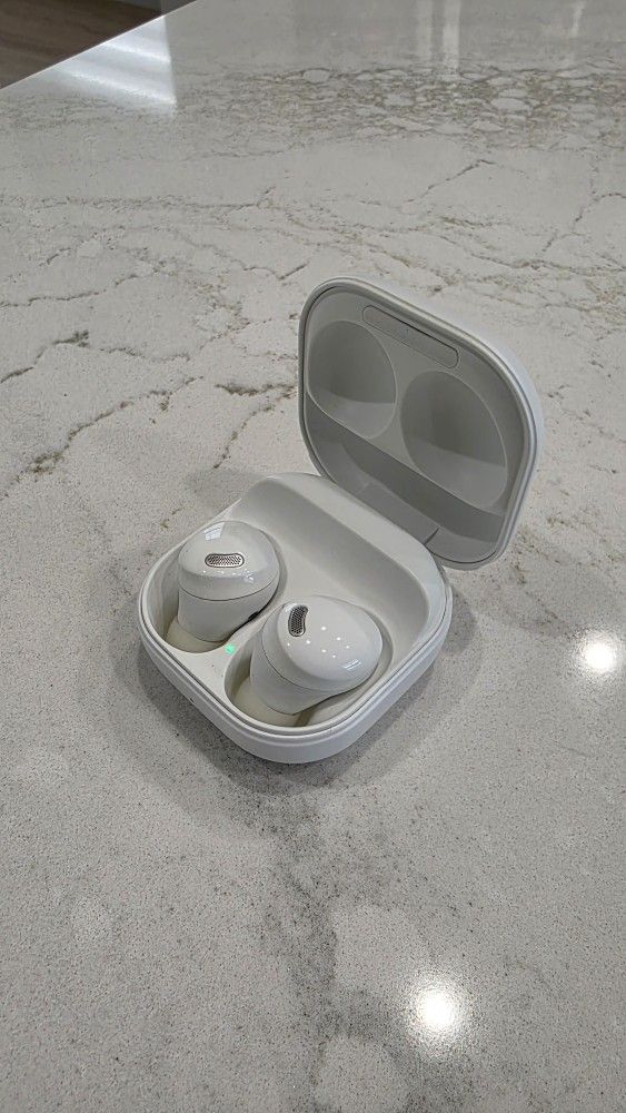 Galaxy Earbuds - White