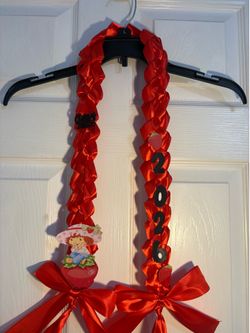 graduation leis