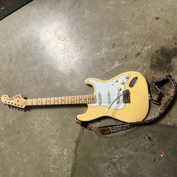 2022 Fender Yngwie Malmsteen Stratocaster – Vintage White – USA – w/ Case & Accessories And Extra Acc