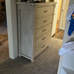 5 Drawer Dresser 