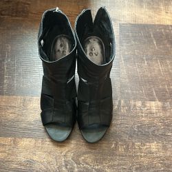 Women Black Nine West Heels Color Black Size 10