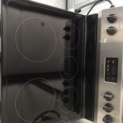 Frigidaire Glass Stove New Never Used