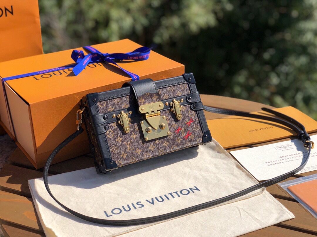 New 𝐋𝐨𝐮𝐢𝐬 𝐕𝐮𝐢𝐭𝐭𝐨𝐧🌈™ Bag