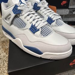 Air Jordan 4 Military Blue Size 3y / 7y / 10