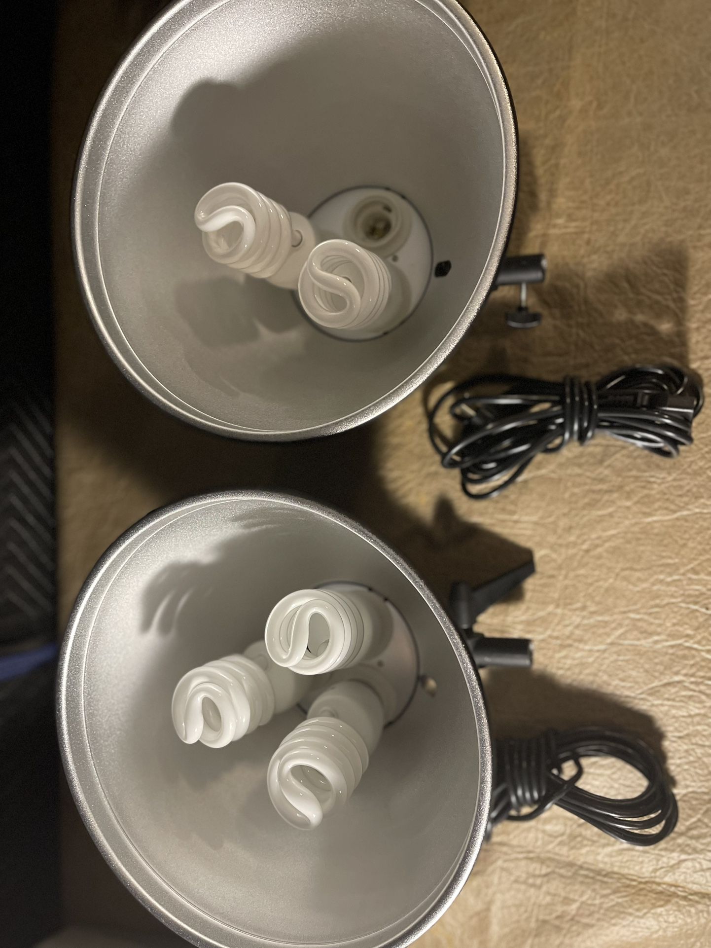 fluorescent studio lights (2) no stands