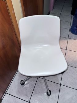 White Plastic Swivel Office Chair