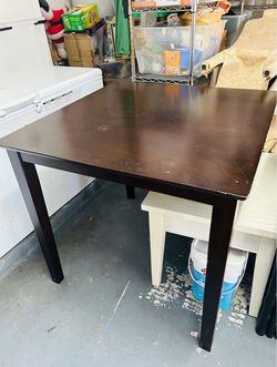 Square table