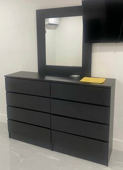 Dresser with 8 drawers & mirror - black