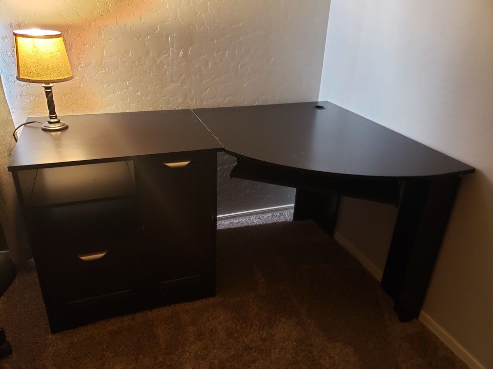Realspace Magellan Corner Desk