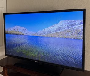 Samsung 40 inch Class LED-LCD TV (UN40FH6030F) is a 40-inch TV