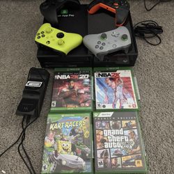 Xbox One, 365GB, 4 Controllers, 4 Physical Games 
