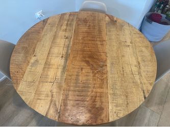 Round Wood Dining Table 42” w/ 4 chairs