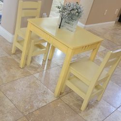 Kids Table Set  Good Quality Heave And Surdy .