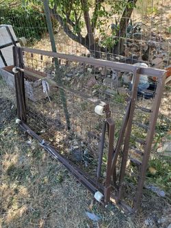 Portable & Foldable Twin Beds W/Mattresses 