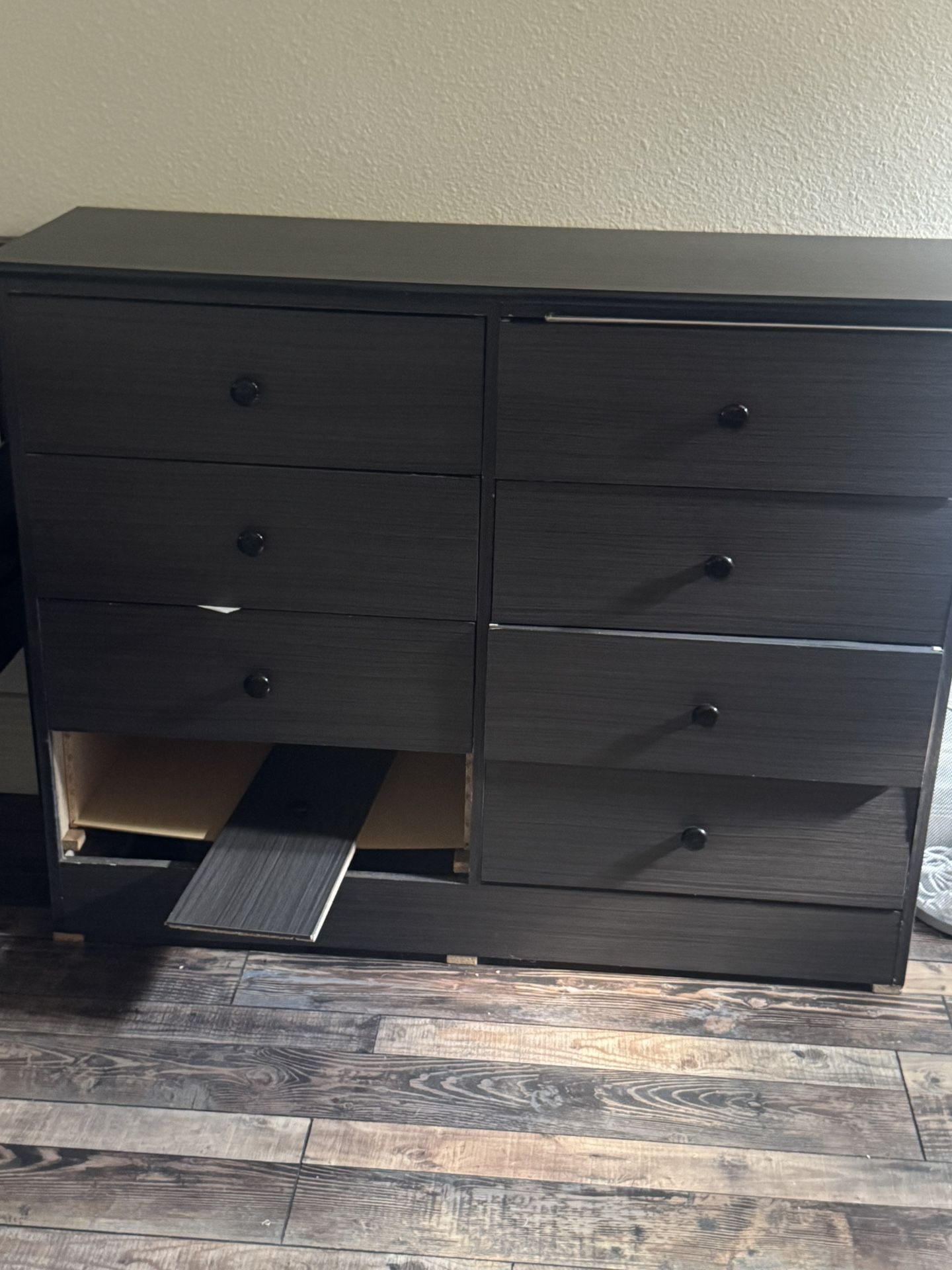 FREE DRESSER